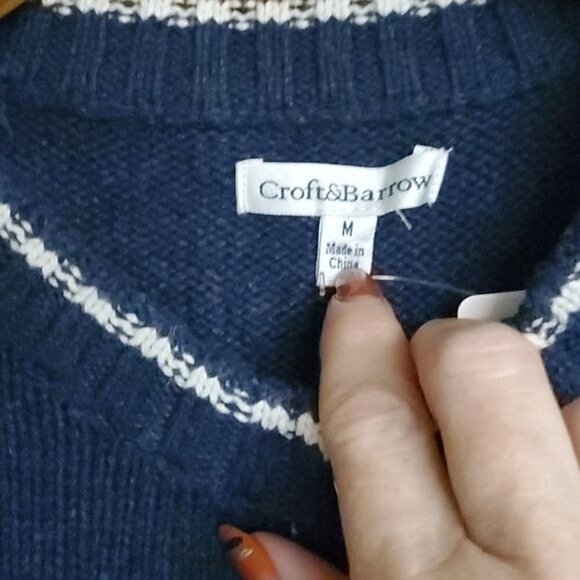 Croft & Barrow Holiday Embroider Ice Skates, Mitten Theme Full Zip Sz M Cardigan - Picture 8 of 12